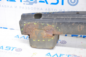 Honda HR-V 16-22 rear bumper reinforcement dented, rusty