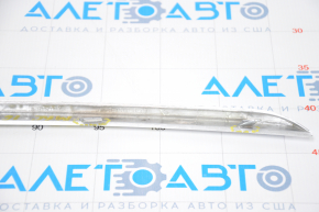 Element of radiator grill chrome insert left Lincoln MKC 15-18 prerest 3, chrome swelled, fasteners broken