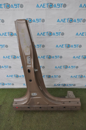 The central right body pillar of Kia Soul 14-14 is sawed off