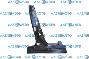 The central right body pillar of Nissan Altima 19-24 is sawed off