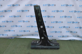 The central right body pillar of the Fiat 500L 14-19 was sawed off