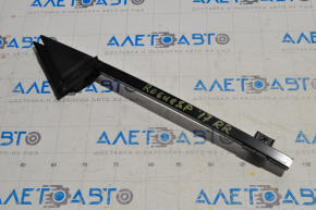 Rear right door glass guide Nissan Rogue Sport 17-22 with triangle plug
