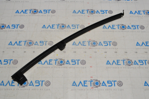 Rear left door glass guide Nissan Sentra 20-21