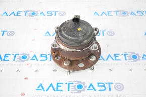 Rear left hub Kia Sorento 16-20 FWD
