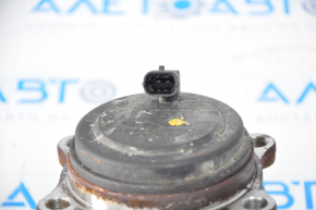 Rear left hub Kia Sorento 16-20 FWD