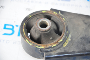 Lower front left arm Kia Sorento 16-20 cracked silent block