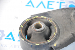 Lower front right arm Kia Sorento 16-20 cracked silent block
