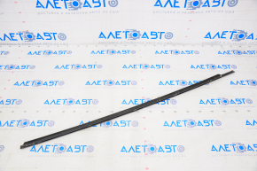 Door-glass molding, central front right, Toyota Highlander 2010