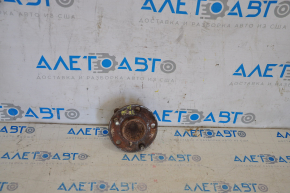 Mitsubishi Outlander 14-20 FWD rear left hub, rusty, missing 4 bolts