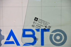 Glass for the rear right door of a Chevrolet Cruze 16-