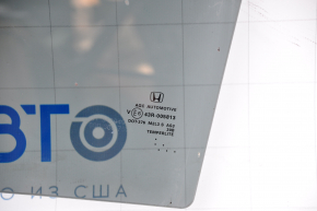 Rear left door glass for a Honda CRV 12-16