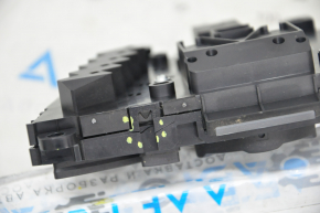 Ford Escape MK3 13-16 pre-restoration radio control panel was opened, the fasteners were broken