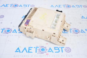 Fuse box under the dashboard Toyota Prius 30 10-11 broken fasteners