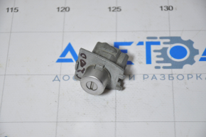 Chrysler 200 15-17 front left door lock cylinder