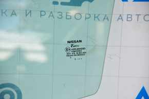 Front left door glass Nissan Sentra 20-24