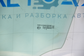 Glass of the front left door Infiniti QX50 19-20 scratches