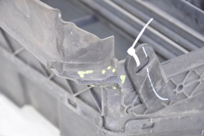 Radiator deflector blinds assembly Ford Escape MK3 13-16 prerest 1.6T, 2.5 with motor, broken fastener, missing 4 blinds