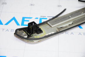 Door sill trim outer rear left Nissan Pathfinder 13-16 chrome, type 1, broken fastener, scratches