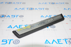 Door sill trim outer rear left Nissan Pathfinder 13-16 black with chrome, type 2, peeling chrome
