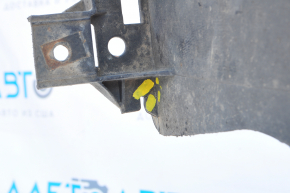 Rear right fender liner Dodge Dart 13-16 is broken