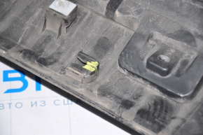 The lower front right door trim Kia Sorento 16-20 is worn, the fastening is broken