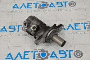 Brake master cylinder without reservoir Nissan Versa Note 13-19 automatic transmission
