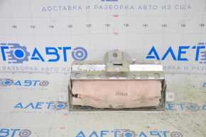 Passenger airbag in the dashboard of the Infiniti FX35 FX45 03-07