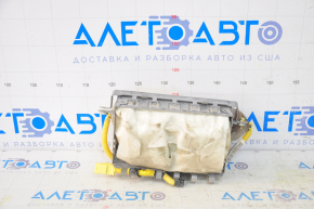 Mitsubishi Galant 2012 passenger airbag in the dashboard