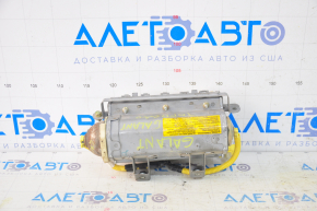Mitsubishi Galant 2012 passenger airbag in the dashboard