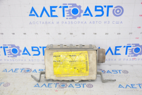 Passenger airbag in the dashboard of a Toyota Solara 2.4 04-08
