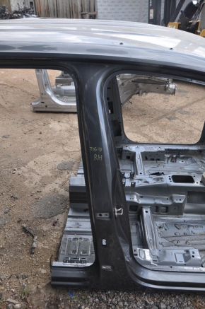Body pillar central right VW Tiguan 18-24 on the body