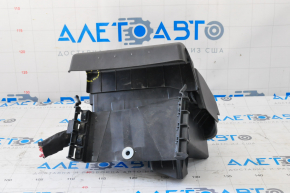 Underhood fuse box assembly for VW Passat B8 16-19 USA 3.6, broken fastener on cover, crack