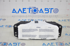 Passenger airbag in the dashboard of the VW Jetta 19-24