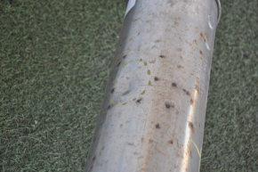 The exhaust pipe of the Infiniti QX30 17-19 is dented.