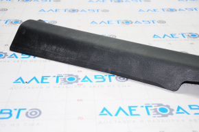 Door sill trim inner front right Nissan Rogue 14-20 black, scratches