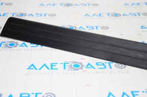 Door sill trim front right outer Nissan Altima 13-16 black, scratches