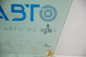 Glass door front left VW Passat b7 12-15 USA scratches