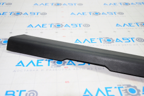 Door sill trim inner front left Nissan Murano z52 15-16 black 2 stripes, broken fastener, scratches