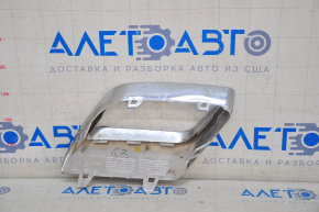 Exhaust pipe trim right VW Atlas 18-20 chrome, broken fastener, crack