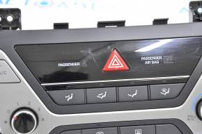 Climate control Hyundai Elantra AD 17-18 manual chrome is used, the trim and glass are worn