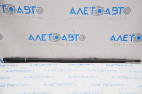 Molding door-glass central front left Toyota Sienna 11-20 scratches