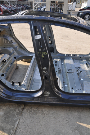 Body pillar center right Tesla Model 3 18- on the body