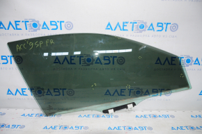 Glass of the front right door Honda Accord 13-15 4mm, scratches