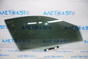 Glass of the front right door Honda Accord 13-15 4mm, scratches