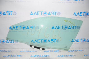Glass of the front left door Honda Accord 13-15 4mm, scratches