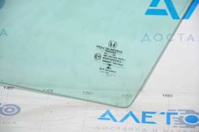 Glass of the front left door Honda Accord 13-15 5mm, scratches