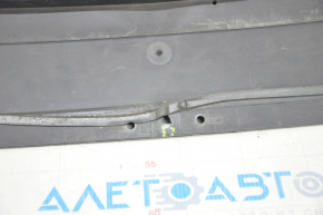 Chevrolet Volt 16 wiper pan - cracks