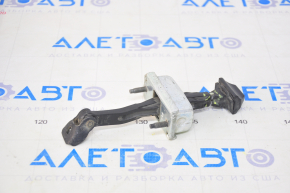 Front right door limiter Chrysler 200 15-15 cracks