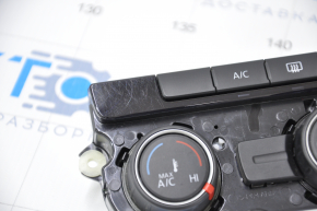 Climate control VW Passat b7 12-15 USA manual, glass is rubbed