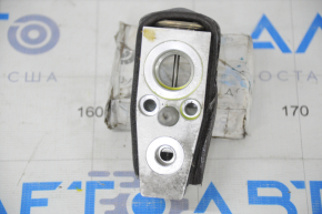 Lincoln MKX 16-18 Air Conditioner Heater Valve